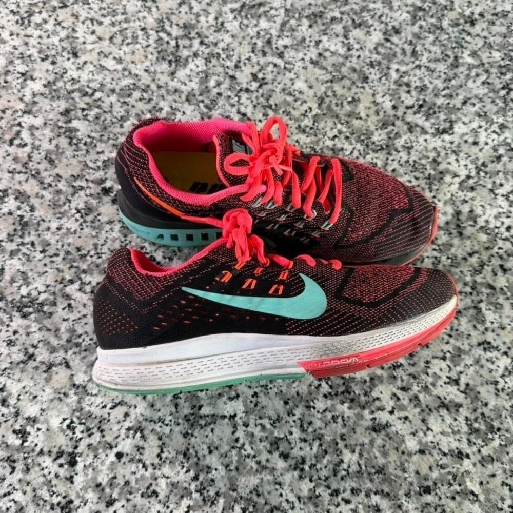 Nike Women's Air Zoom Structure 18 Running Sneaker Shoe W7.5 683737